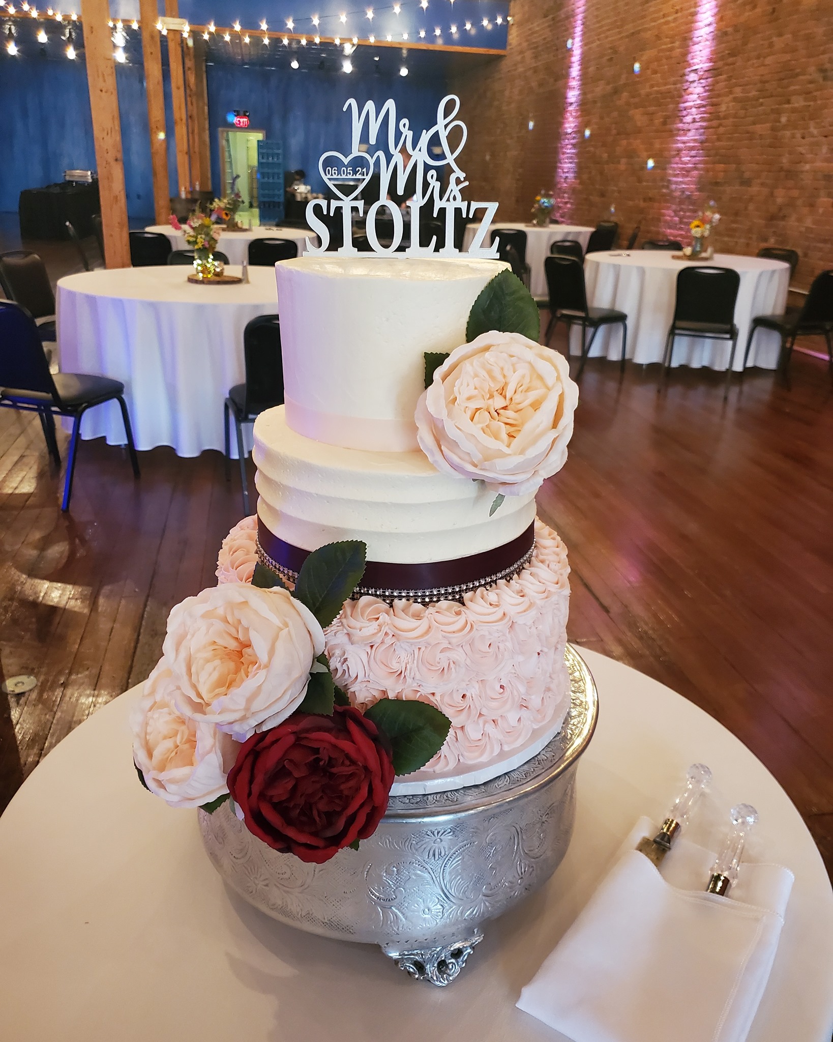 Wedding Cakes Miranda's Cake's & Confections, LLC
